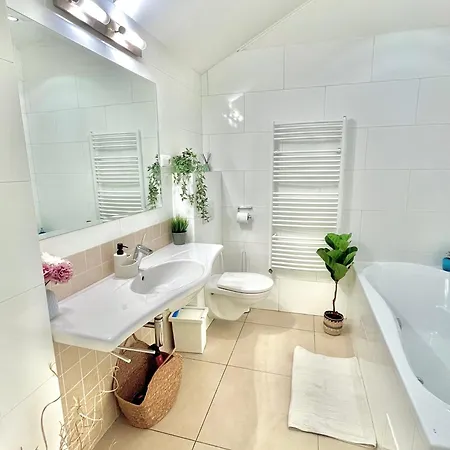 Mia - Old Town, Ac * Братислава