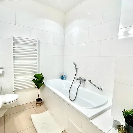 Mia - Old Town, Ac * Братислава