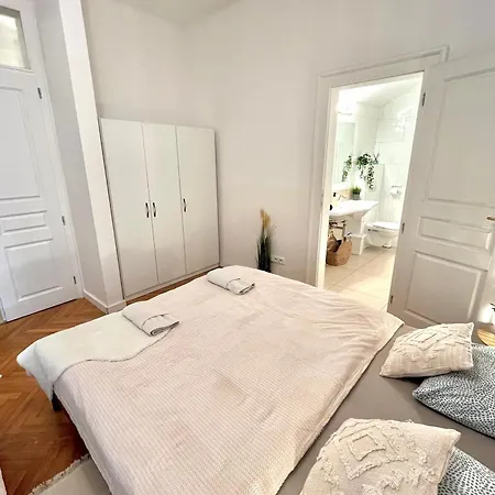 Apartment Mia - Old Town, Ac *