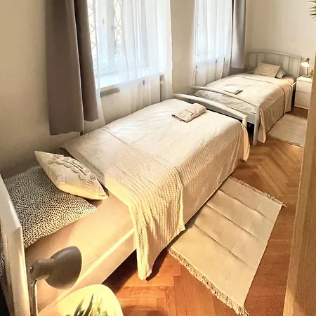 Apartment Mia - Old Town, Ac *